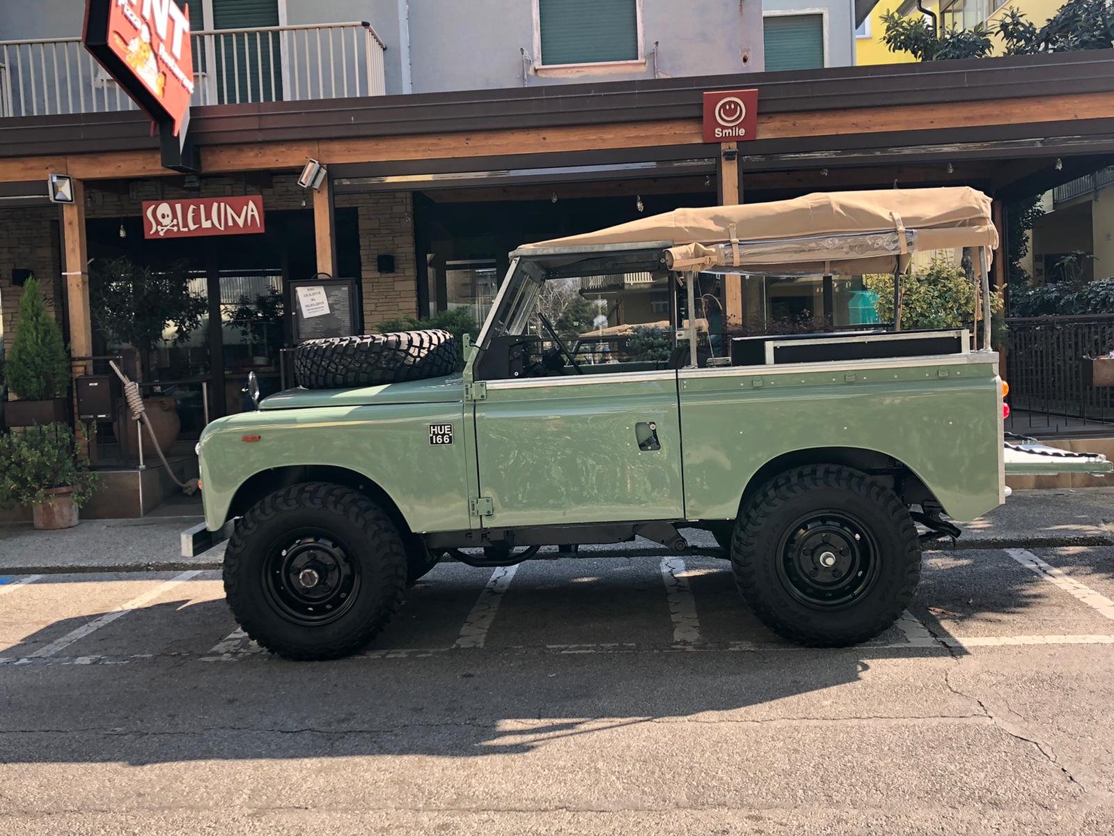 Land Rover collection
