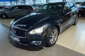Infiniti Q70 Premium
